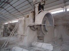 建筑基石的精雕細琢——銹石工程板材加工與專用機械制造全流程展示